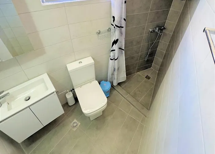 Renos New Fabulous * Fíra